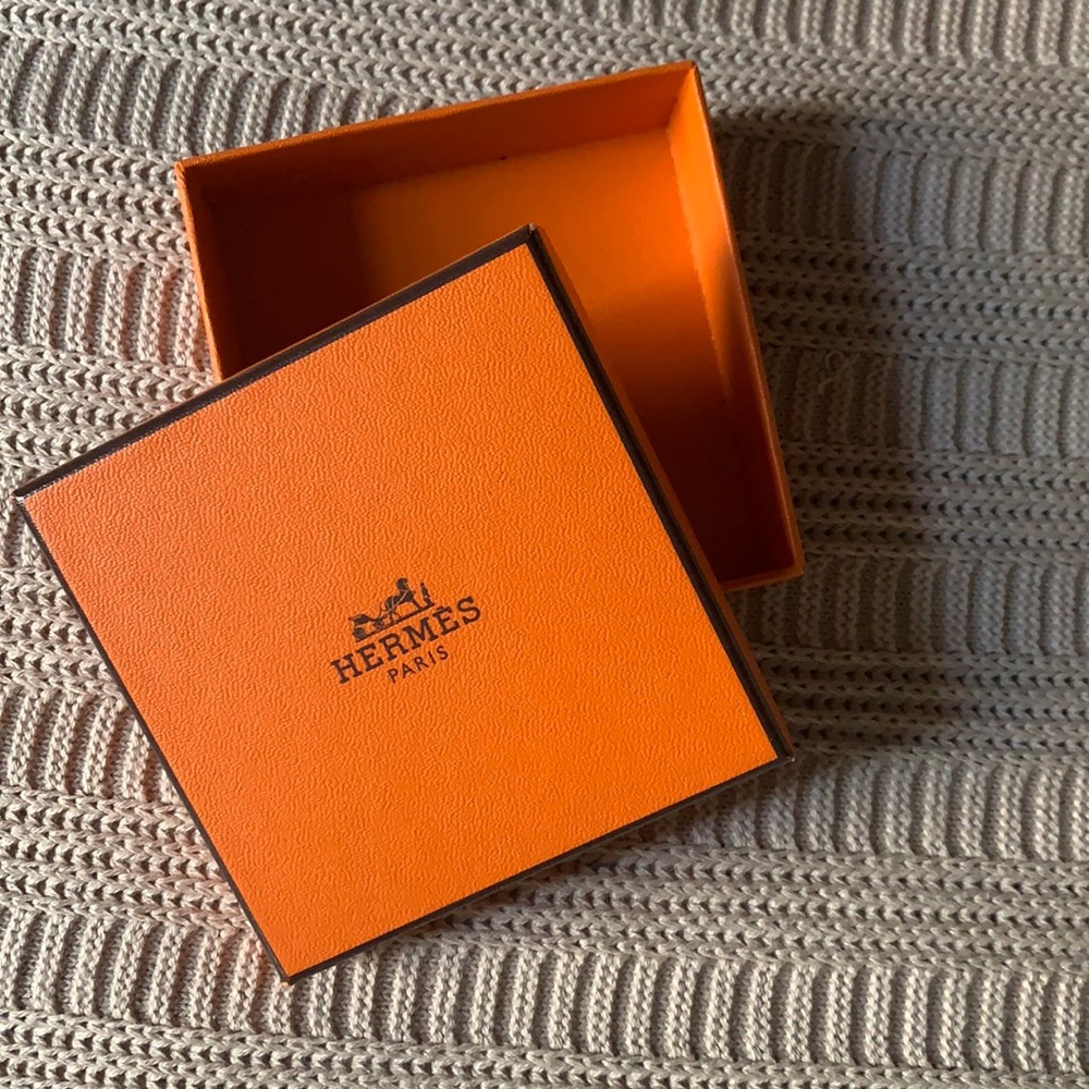 Hermès orange bracelet box